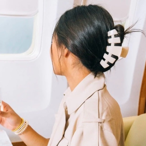 Large Black Hair Clip - Picture 4 of 4